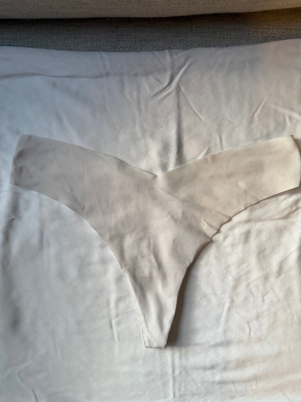 NWOT Ambrielle Cream Seamless Thong Panty – Size L (7)